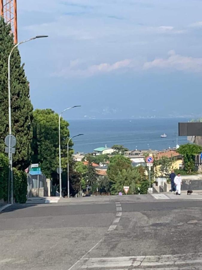 Apartment Lagoc0c00n - Colazione - 300m Stazione - 800m Desenzano del Garda